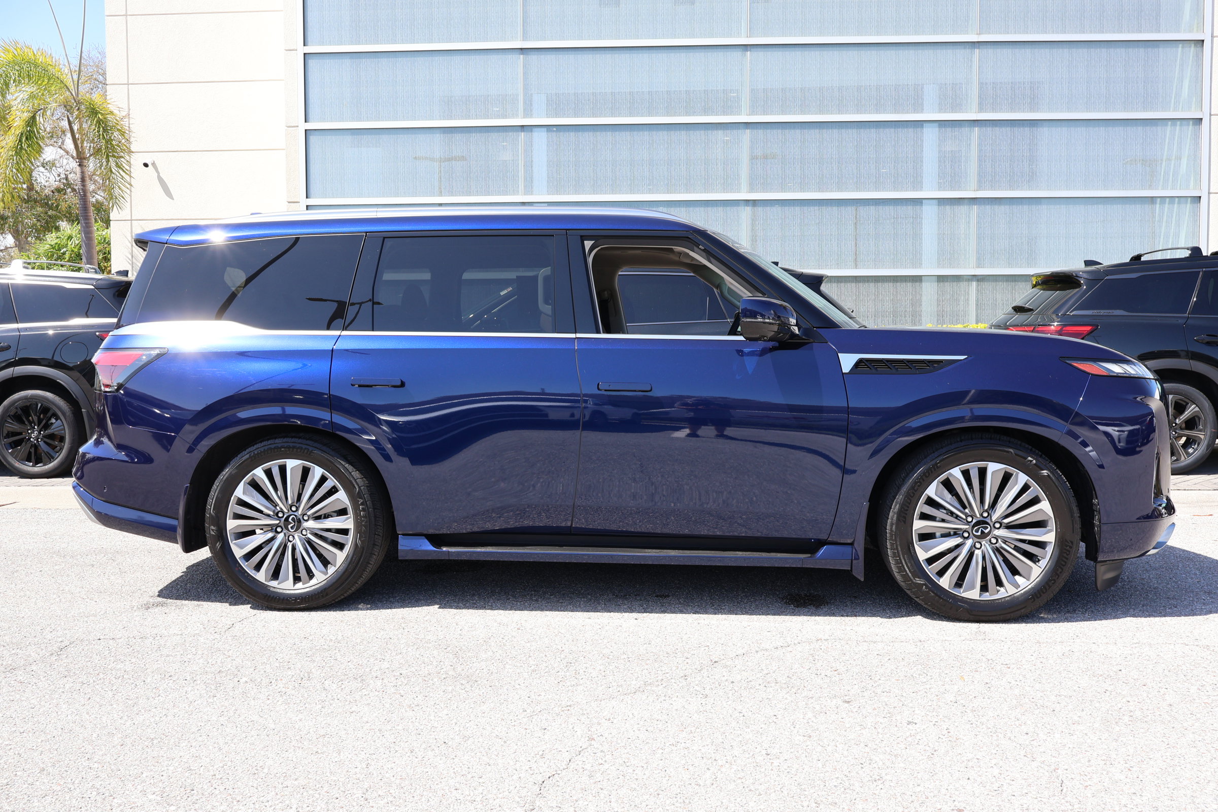 Certified 2025 INFINITI QX80 Sensory w/ Premium Cargo Package image 11