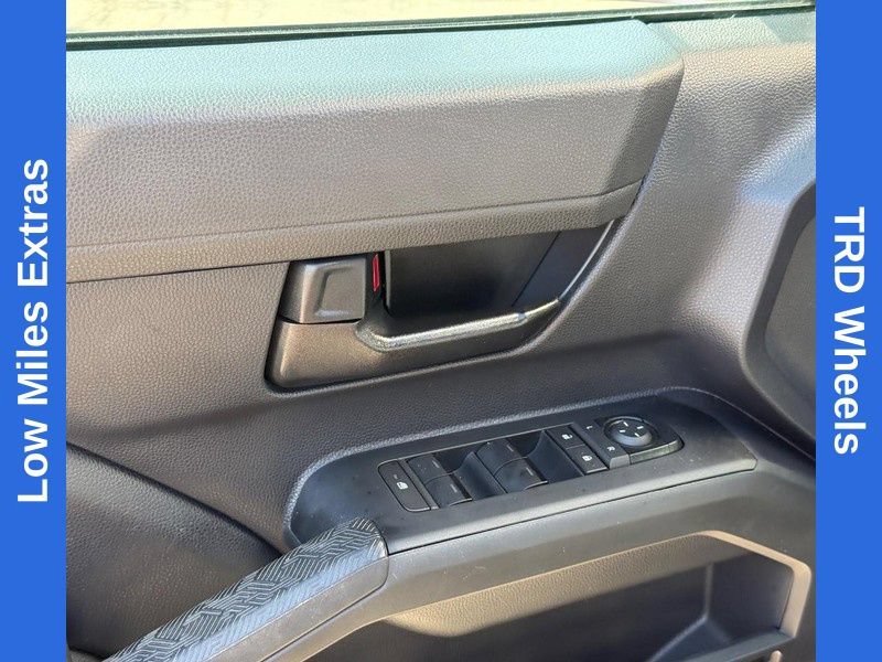 Used 2024 Toyota Tacoma SR5 AWD/4WD image 18
