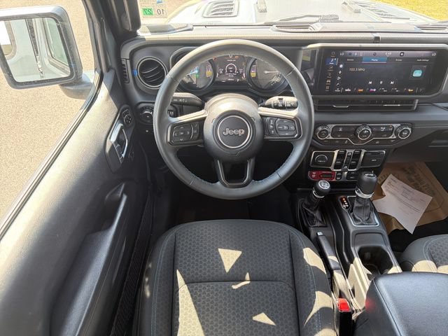 Used 2024 Jeep Wrangler Unlimited Rubicon 4xe AWD/4WD image 24