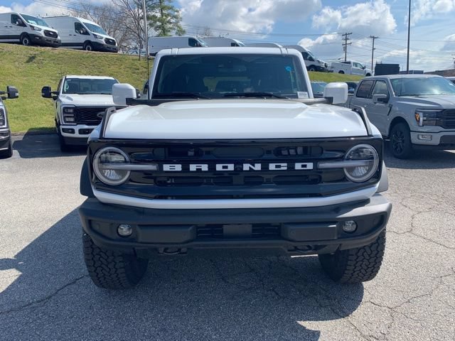 New 2026 Ford Bronco Outer Banks w/ Sasquatch Package AWD/4WD image 3