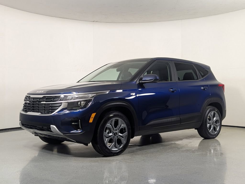 Used 2026 Kia Seltos LX FWD image 3