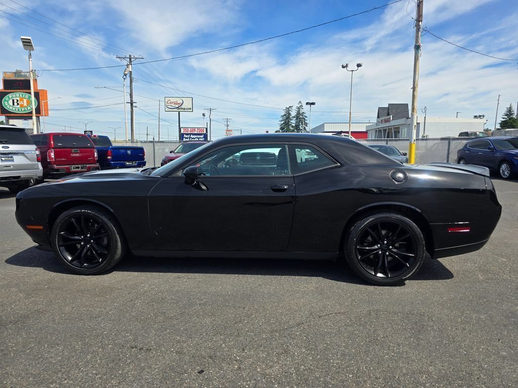 Used 2016 Dodge Challenger SXT Plus RWD image 9