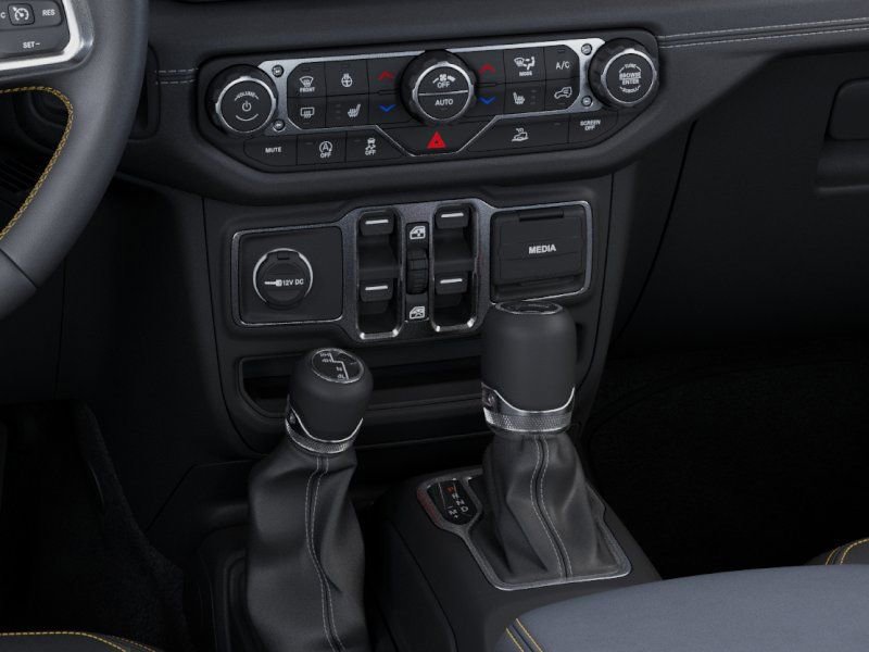 New 2025 Jeep Wrangler Sahara w/ Technology Group AWD/4WD image 24