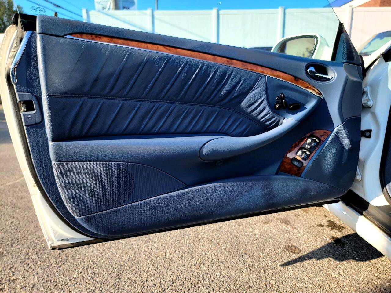 Used 2004 Mercedes-Benz CLK 500 Cabriolet image 38