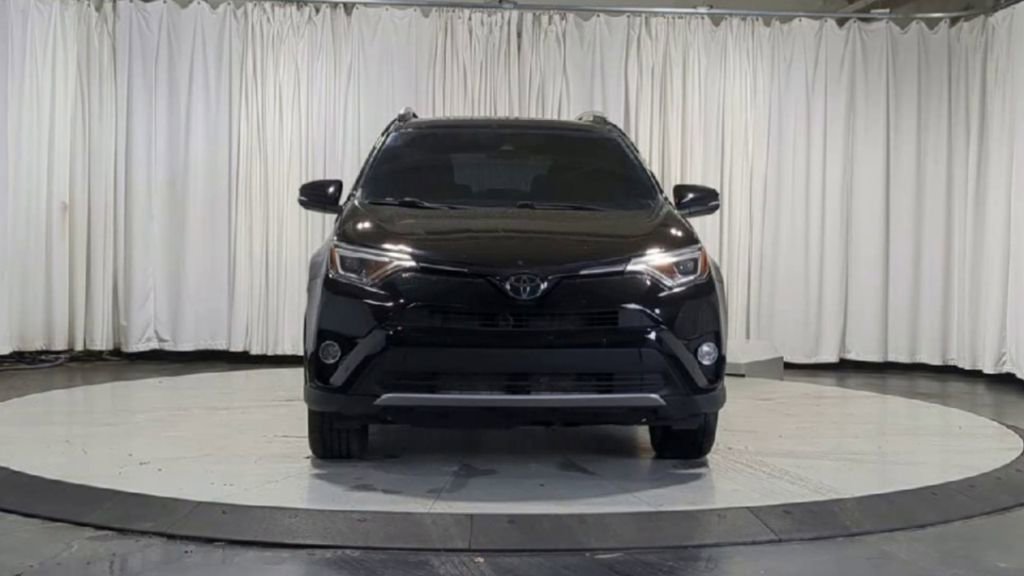 Used 2016 Toyota RAV4 Limited AWD/4WD image 3