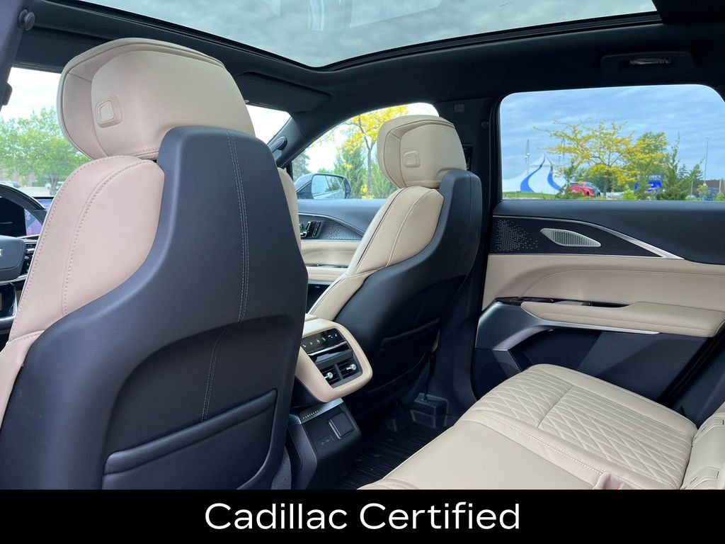 Certified 2024 Cadillac Lyriq Luxury w/ Nappa Leather Package AWD/4WD image 32