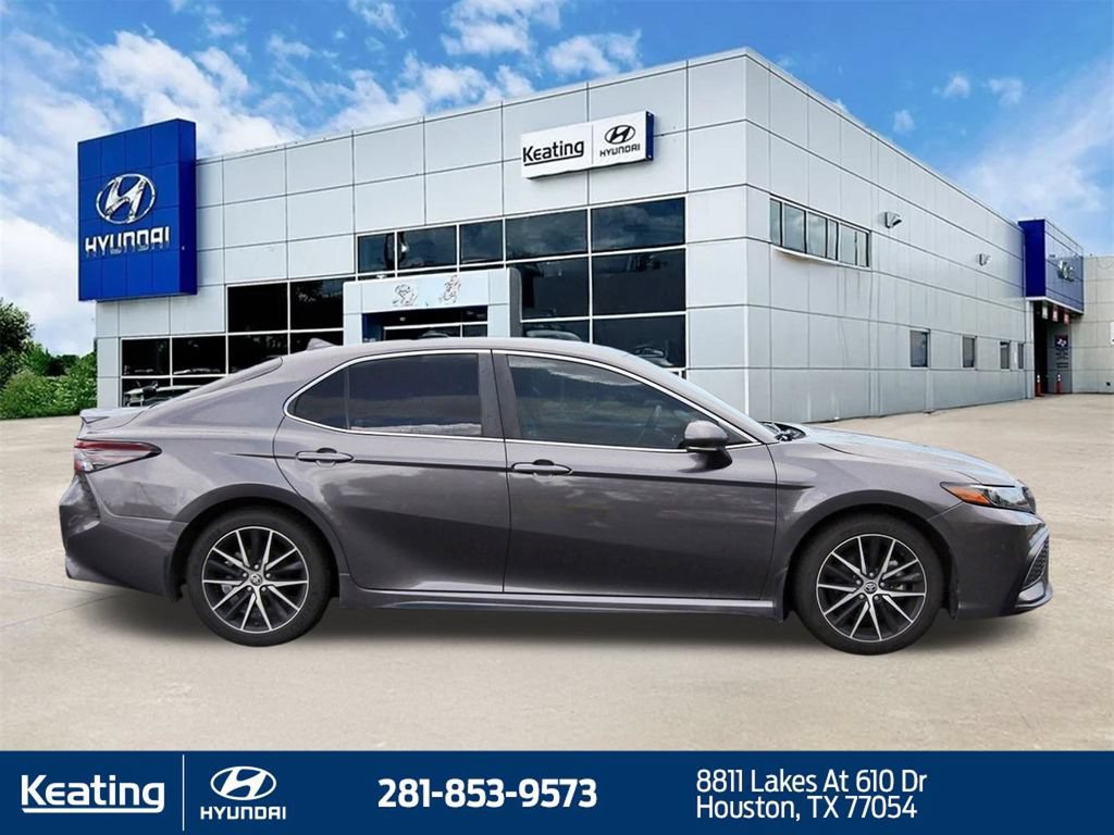 Used 2024 Toyota Camry SE FWD image 4