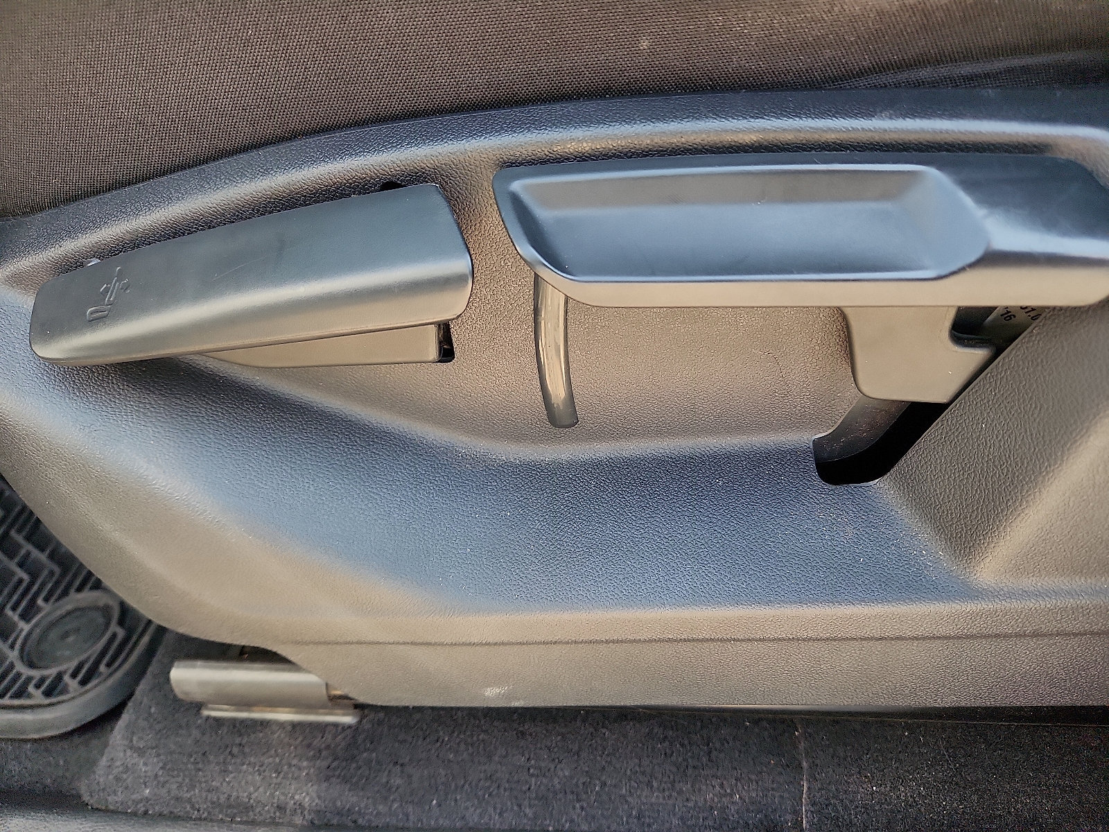 Used 2018 Volkswagen Atlas S FWD image 14