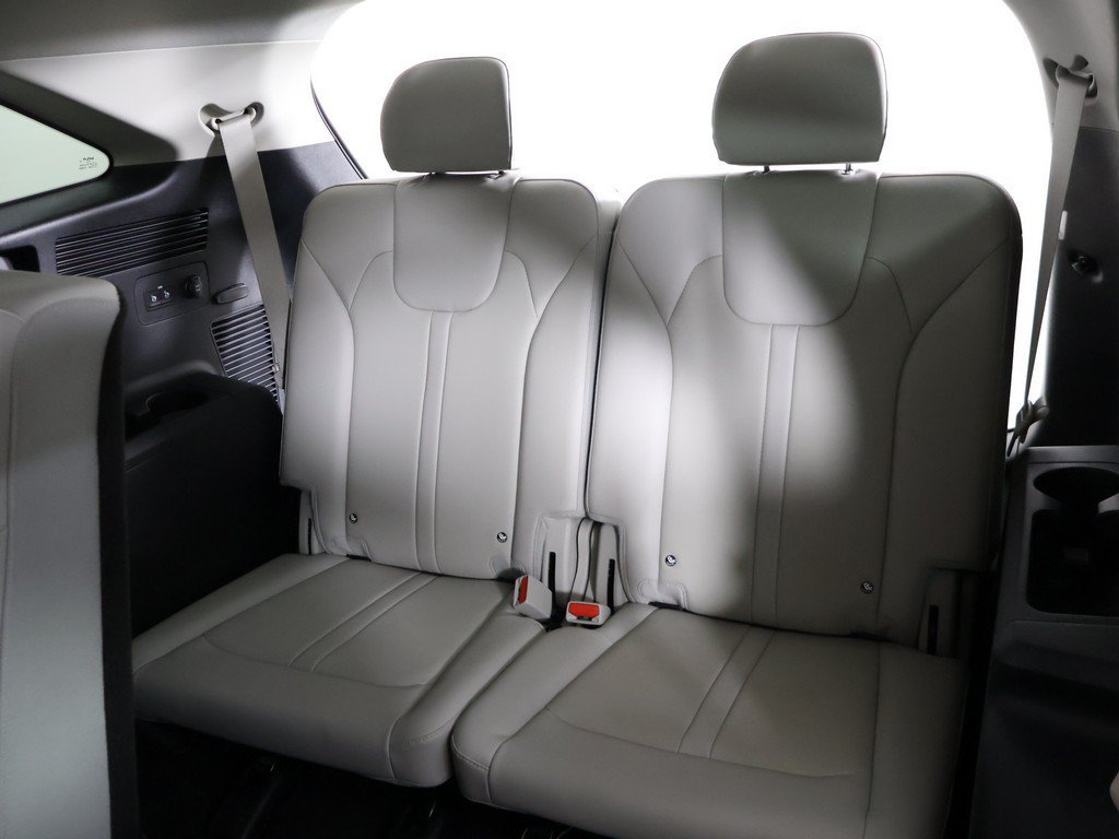 Certified 2026 Kia Sorento S FWD image 35
