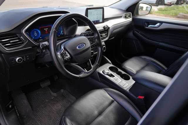 Used 2022 Ford Escape SEL w/ Technology Package FWD image 10