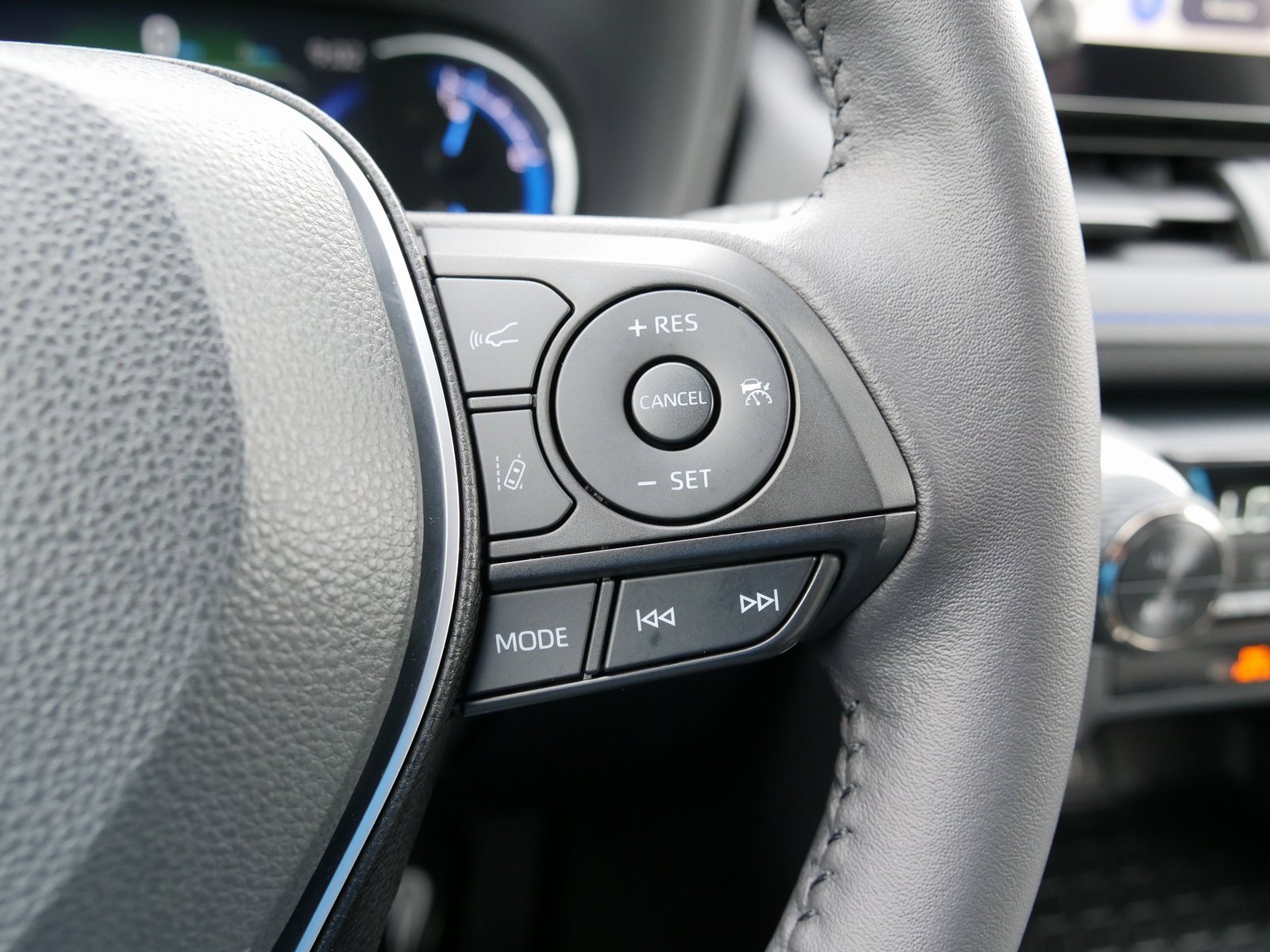 Used 2023 Toyota RAV4 SE image 21