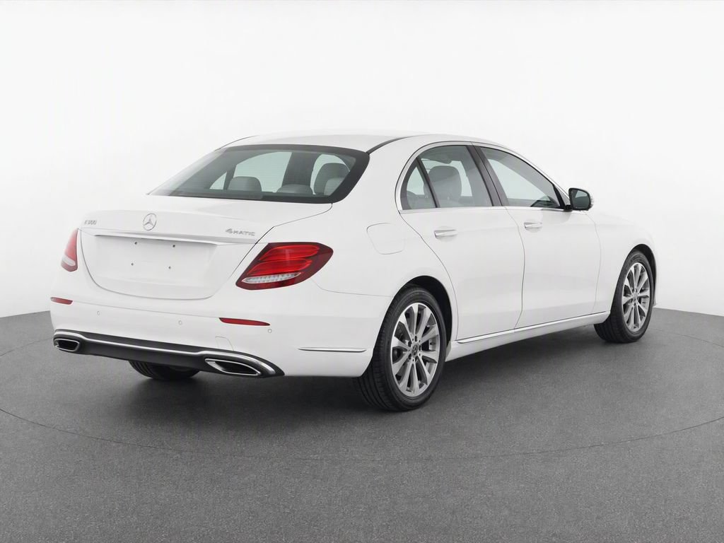 Used 2017 Mercedes-Benz E 300 4MATIC image 4