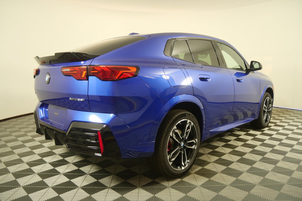 New 2027 BMW X2 xDrive28i AWD/4WD image 4