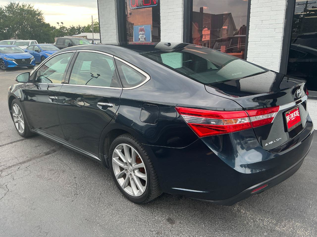 Used 2015 Toyota Avalon XLE Touring FWD image 5