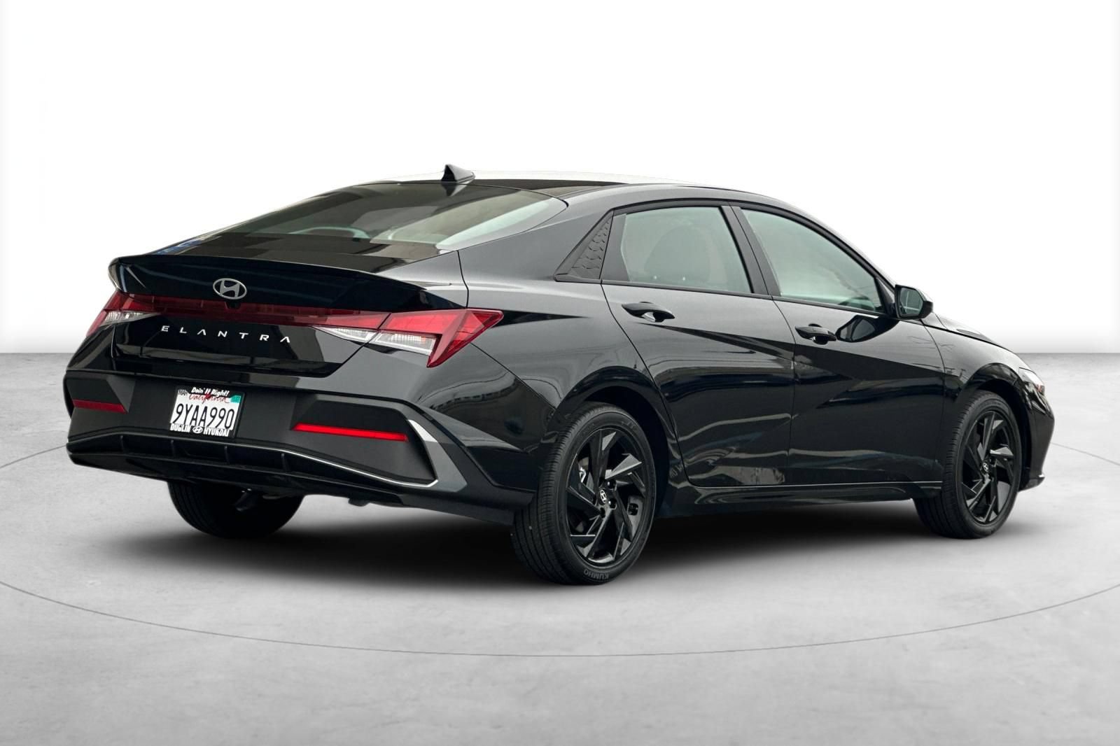 Used 2026 Hyundai Elantra Sport FWD image 8