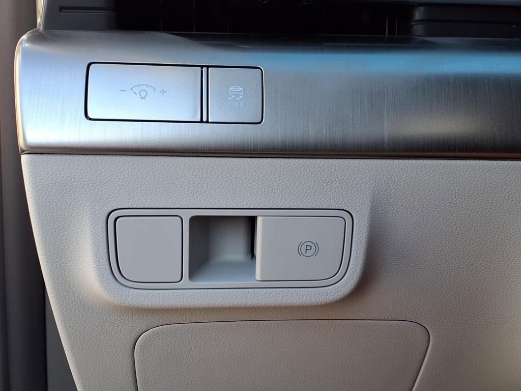 Used 2025 Hyundai Kona SEL image 27