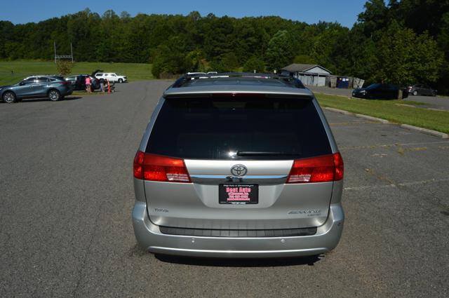 Used 2004 Toyota Sienna XLE Limited w/ Limited Pkg 5 FWD image 10