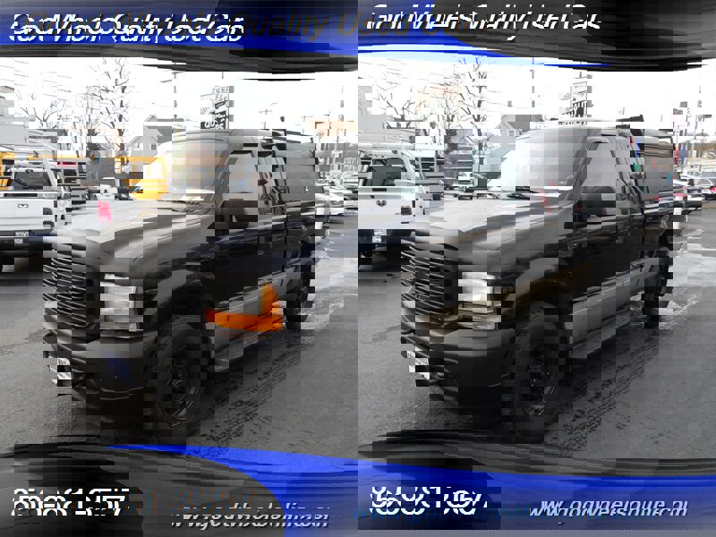 Used 2001 Ford F250 Lariat image 1