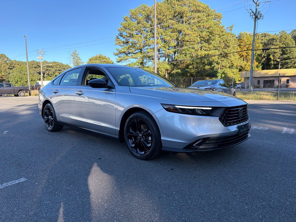 Certified 2025 Honda Accord SE image 4
