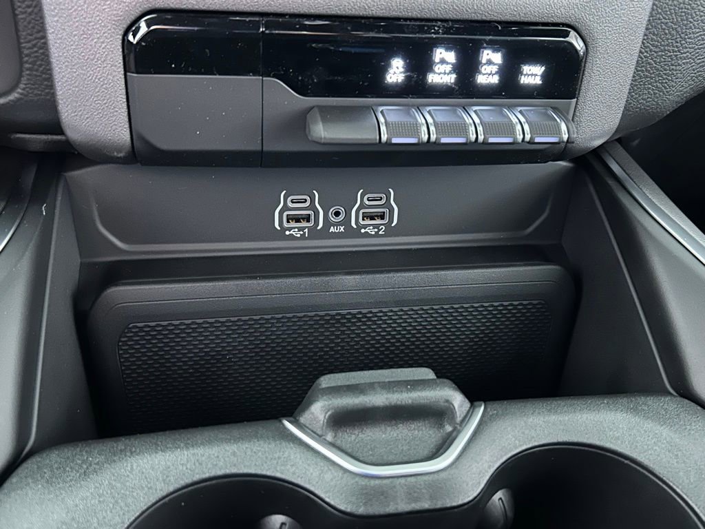 New 2026 RAM 1500 4x4 Crew Cab image 34