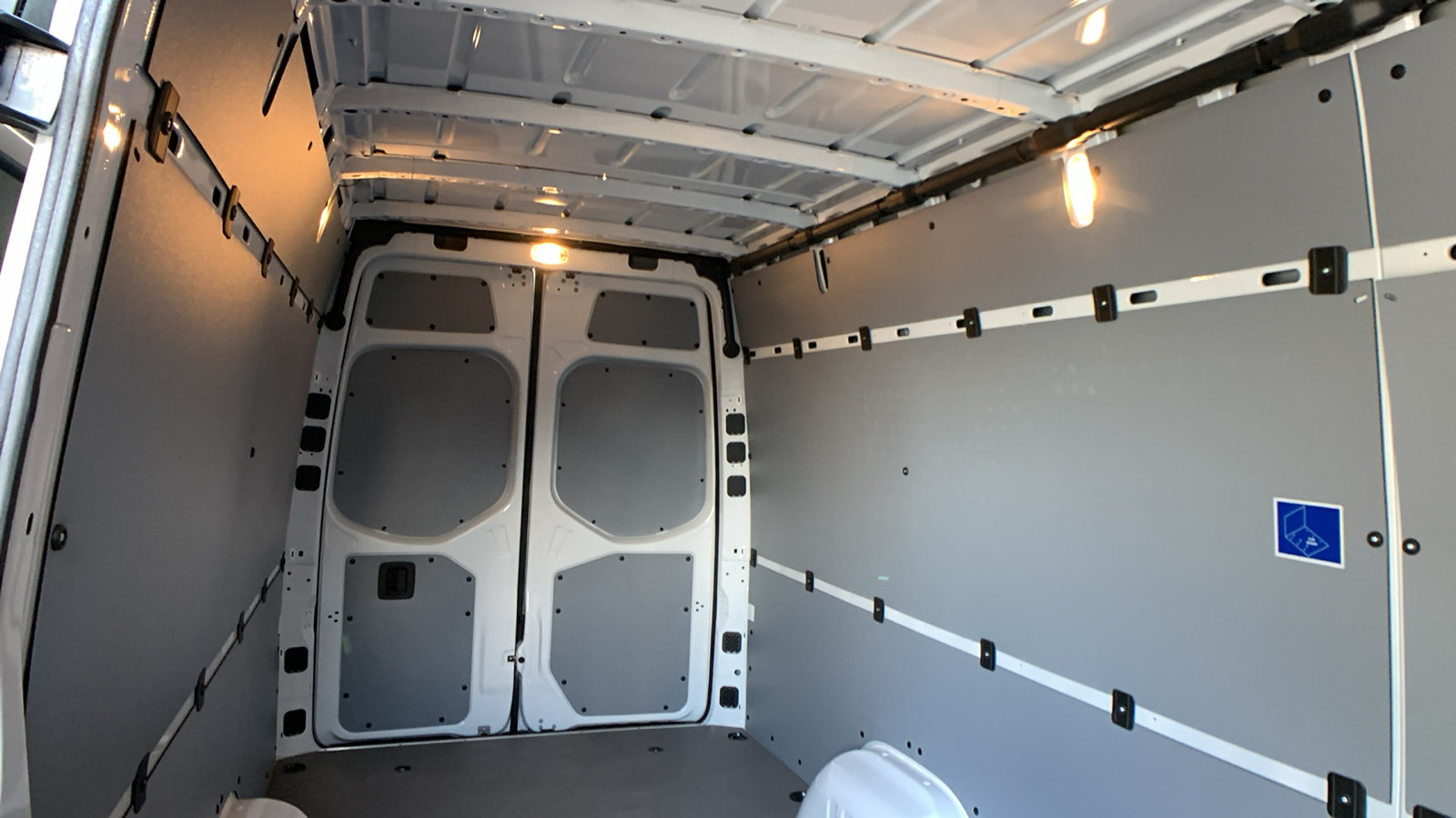Used 2024 Mercedes-Benz Sprinter 2500 image 24