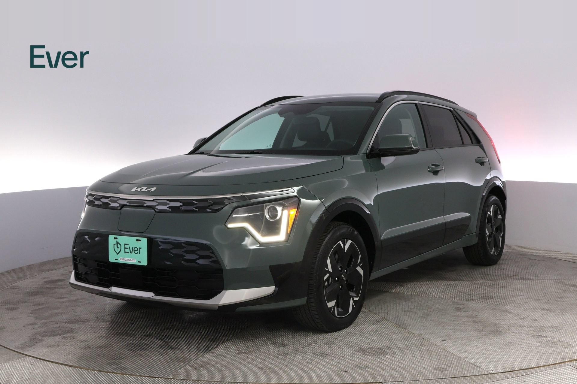 Used 2025 Kia Niro Wind w/ Wind Preserve Package FWD image 2