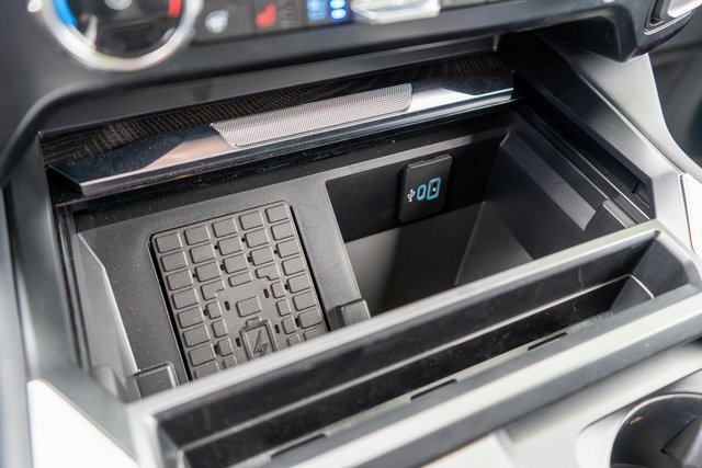 Used 2025 Ford F350 Platinum w/ FX4 Off-Road Package image 36