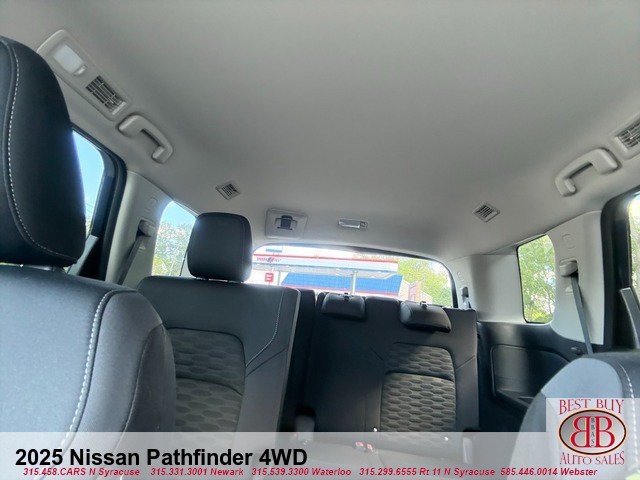 Used 2025 Nissan Pathfinder SV AWD/4WD image 19