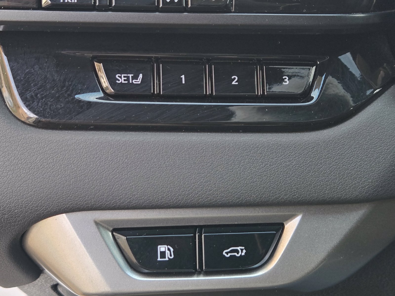 Used 2023 Lexus RX 350 Premium Plus w/ Accessory Package (Z1) FWD image 22
