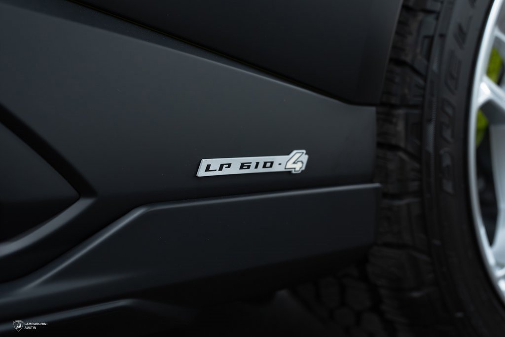 Used 2024 Lamborghini Huracan Sterrato image 9