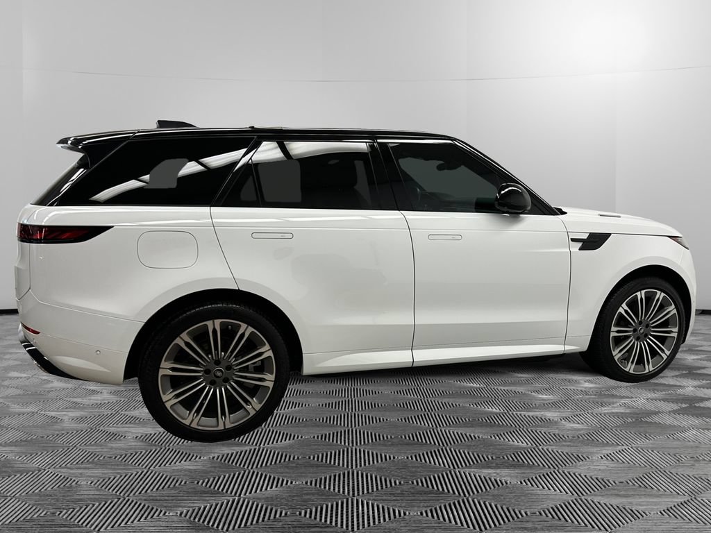 Used 2024 Land Rover Range Rover Sport Dynamic SE AWD/4WD image 5