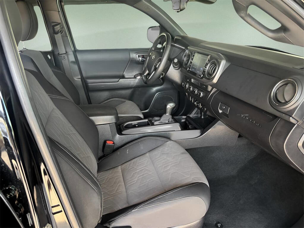 Used 2023 Toyota Tacoma TRD Off-Road image 16