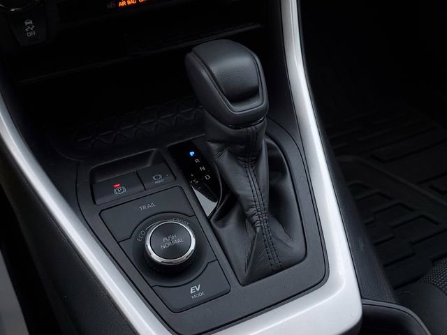 Used 2024 Toyota RAV4 LE image 28