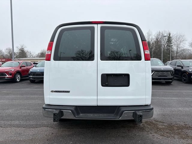 Used 2024 Chevrolet Express 2500 w/ Driver Convenience Package RWD image 4