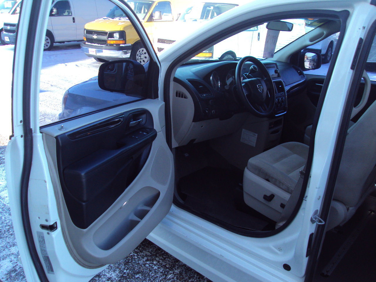 Used 2015 Dodge Grand Caravan SE w/ Quick Order Package 29E SE FWD image 21