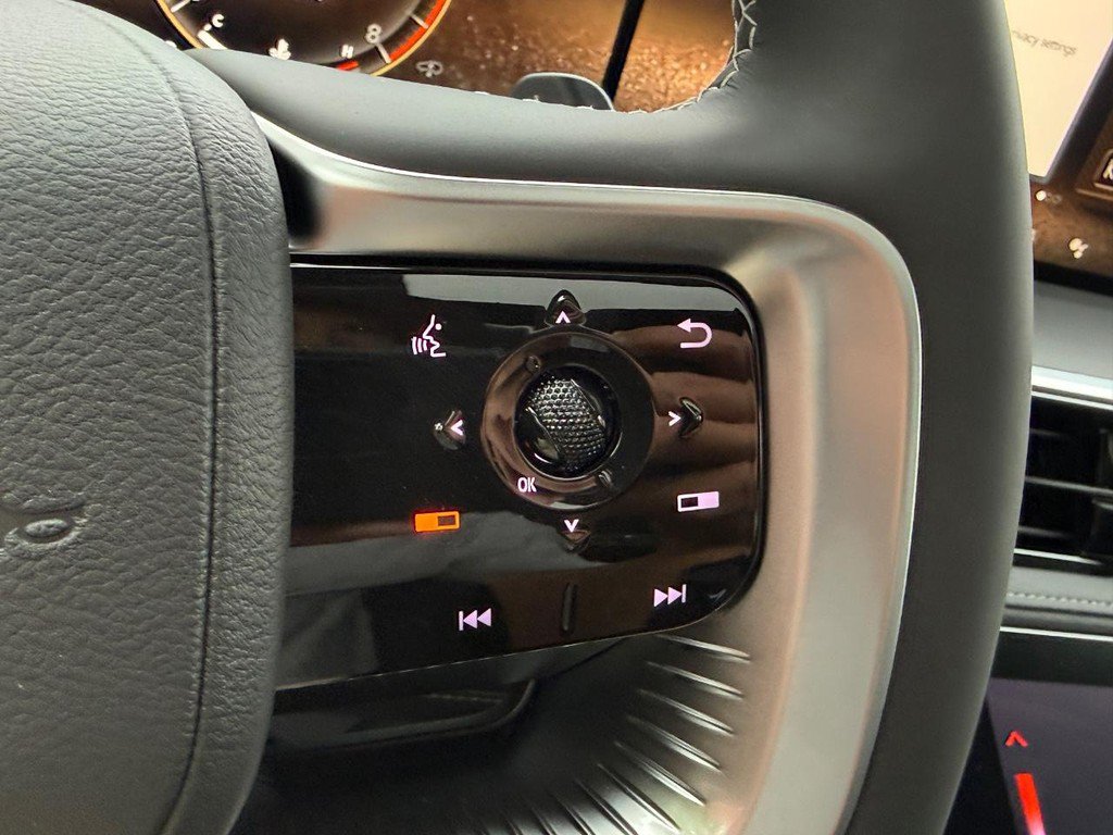 New 2027 INFINITI QX80 Luxe w/ Cargo Package AWD/4WD image 16