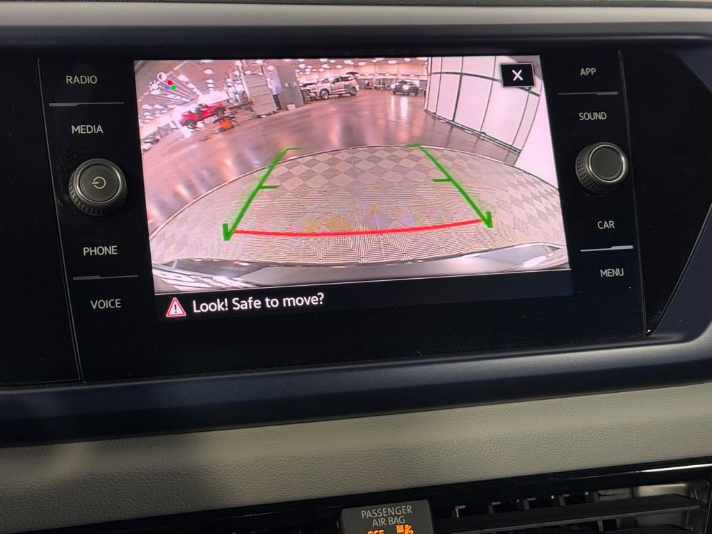 Used 2023 Volkswagen Taos SE w/ Black Wheel Package image 19