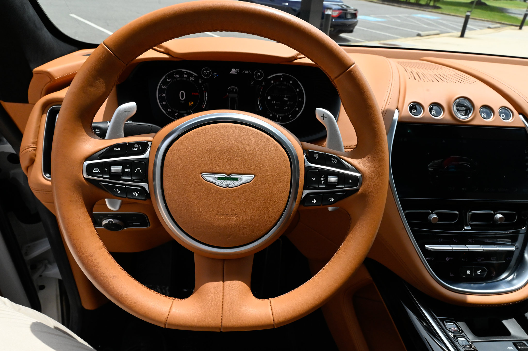 Used 2024 Aston Martin DBX AWD/4WD image 22