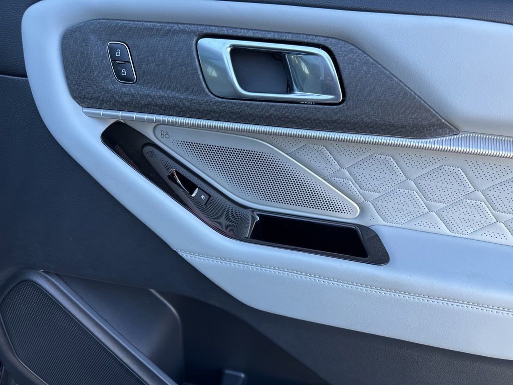 Used 2025 Ford Explorer Platinum w/ Ultimate Package image 20