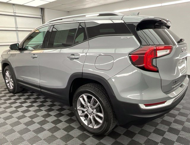 Used 2024 GMC Terrain SLT AWD/4WD image 23