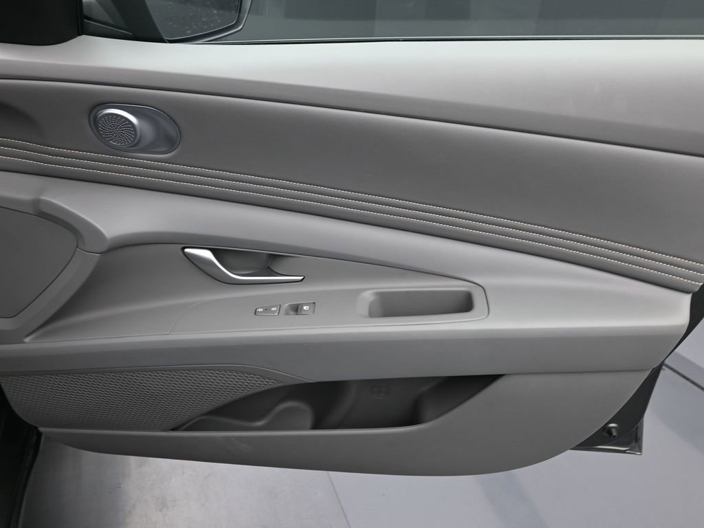 Certified 2026 Hyundai Elantra Sport w/ Cargo Package image 16