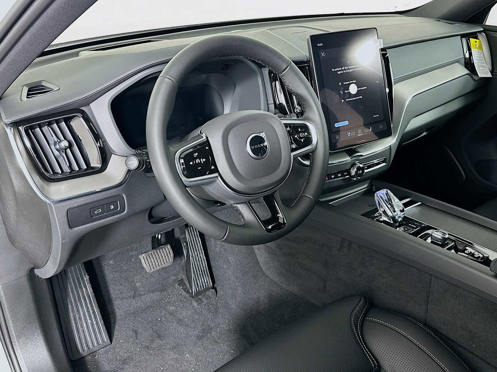 New 2026 Volvo XC60 T8 Ultra w/ Climate Package PRO AWD/4WD image 9