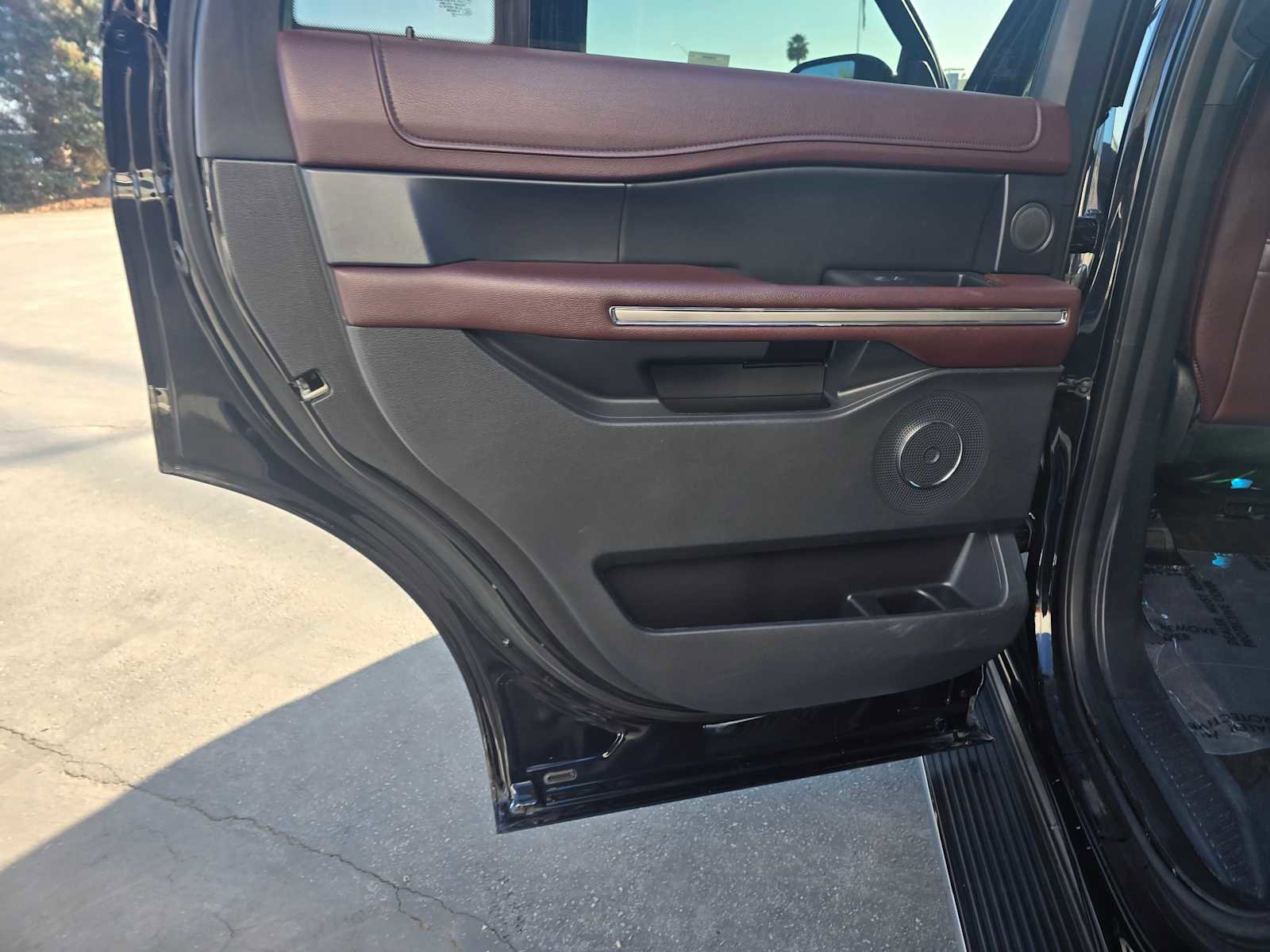 Used 2023 Ford Expedition Limited image 19