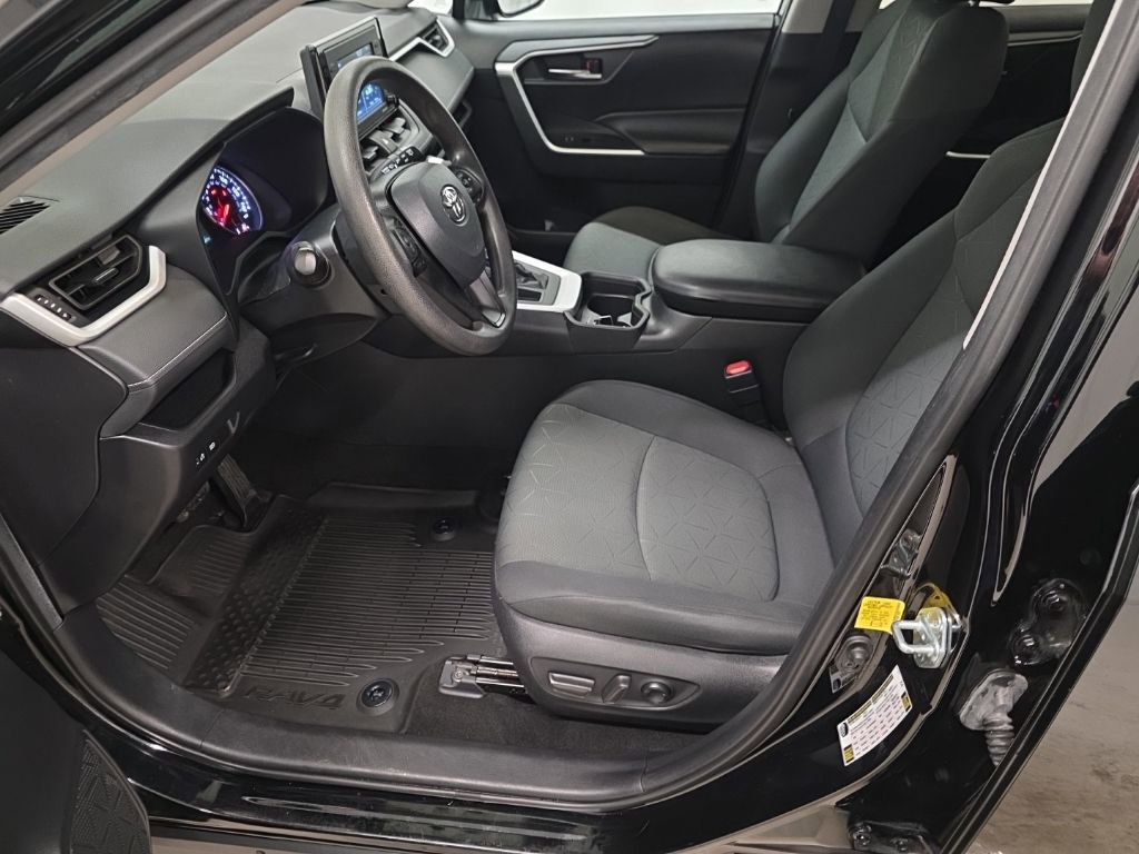 Used 2021 Toyota RAV4 XLE image 12