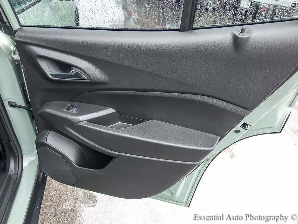Used 2024 Chevrolet Trax ACTIV w/ Sunroof Package image 23