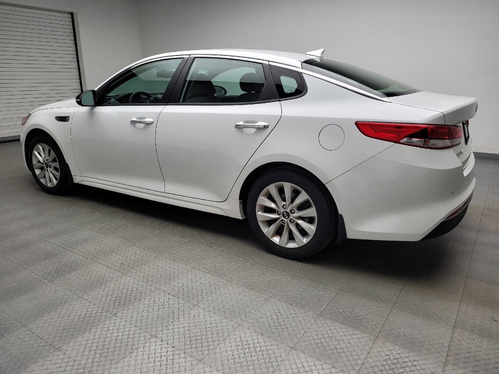 Used 2018 Kia Optima LX w/ 17" Alloy Wheels Package FWD image 3