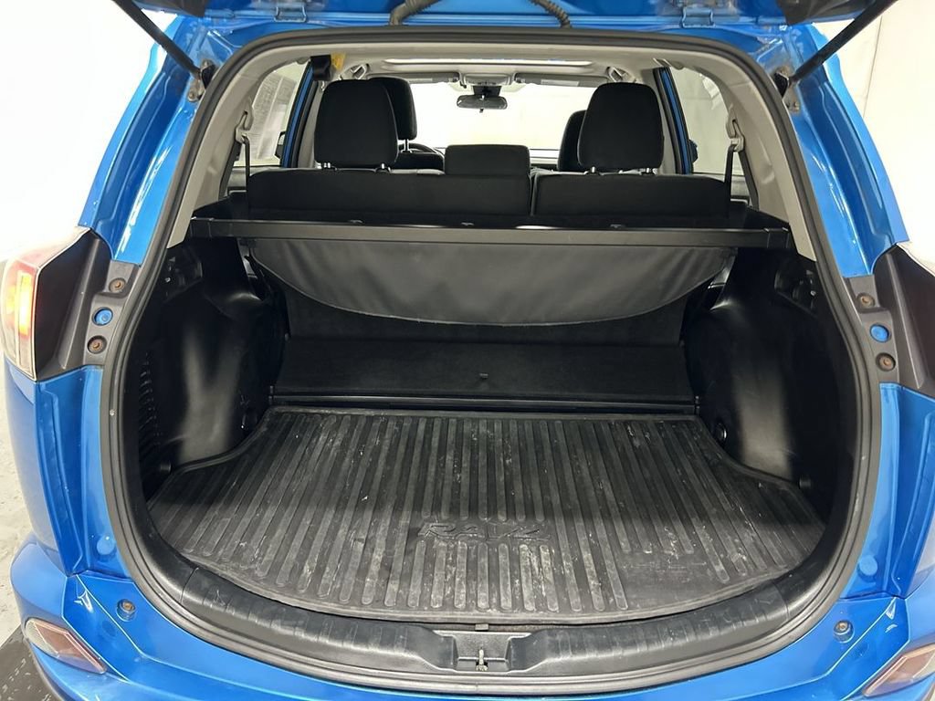 Used 2017 Toyota RAV4 XLE w/ All Weather Liner Package AWD/4WD image 22