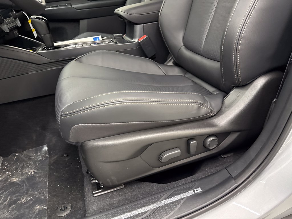 New 2026 Subaru Outback Limited AWD/4WD image 12