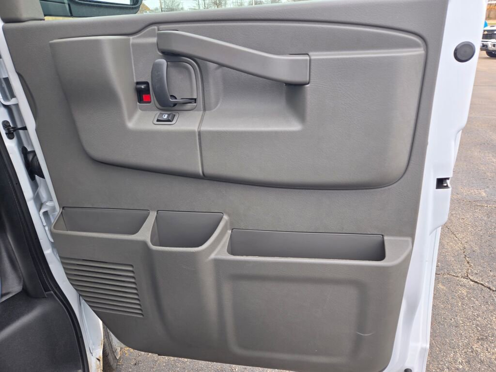 New 2026 Chevrolet Express 2500 w/ Driver Convenience Package image 6