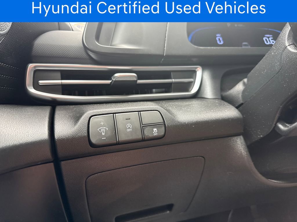 Used 2025 Hyundai Elantra SE image 28